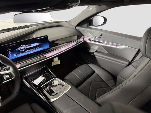 New 2026 BMW i7 xDrive60 w/ Executive Package AWD/4WD image 43