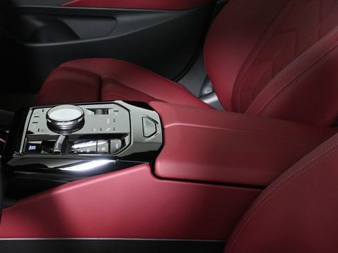 New 2026 BMW 530i xDrive AWD/4WD image 25