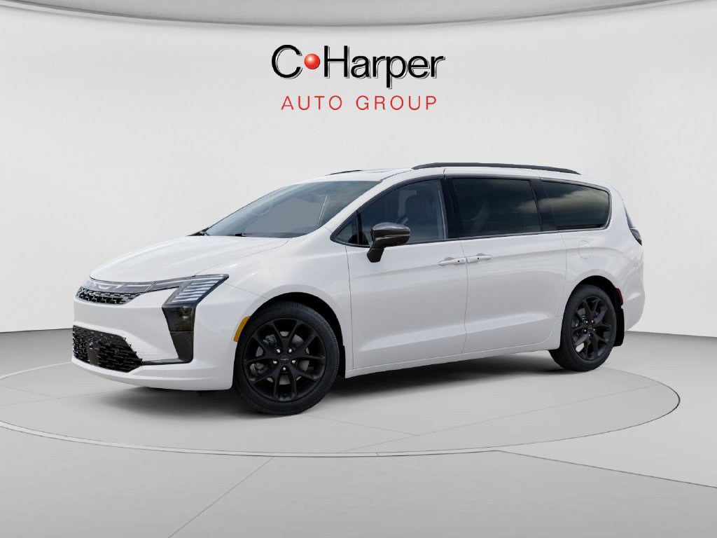 Used 2027 Chrysler Pacifica Limited AWD/4WD image 2