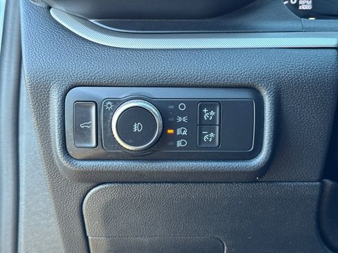 Used 2020 Ford Explorer XLT w/ Equipment Group 202A image 29