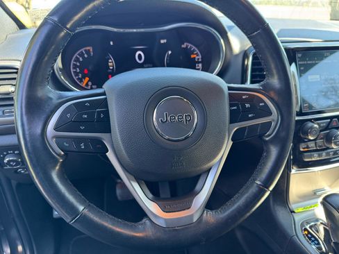 Used 2021 Jeep Grand Cherokee Laredo X image 14