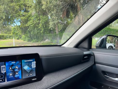 Used 2026 Nissan Kicks SV FWD image 32