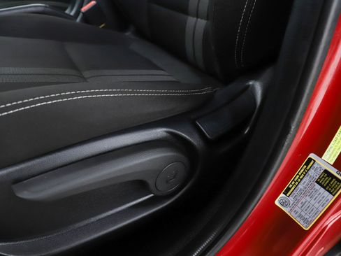 Used 2021 Hyundai Venue SEL w/ Premium Package image 21