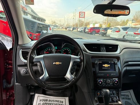 Used 2017 Chevrolet Traverse LT image 61