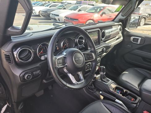 Used 2020 Jeep Wrangler Unlimited Sahara AWD/4WD image 18