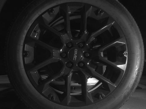 Used 2022 GMC Yukon XL Denali image 13