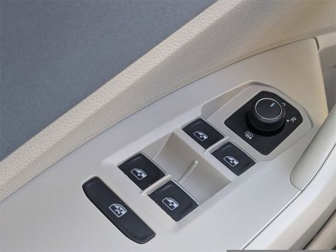 New 2026 Volkswagen Jetta SE image 29