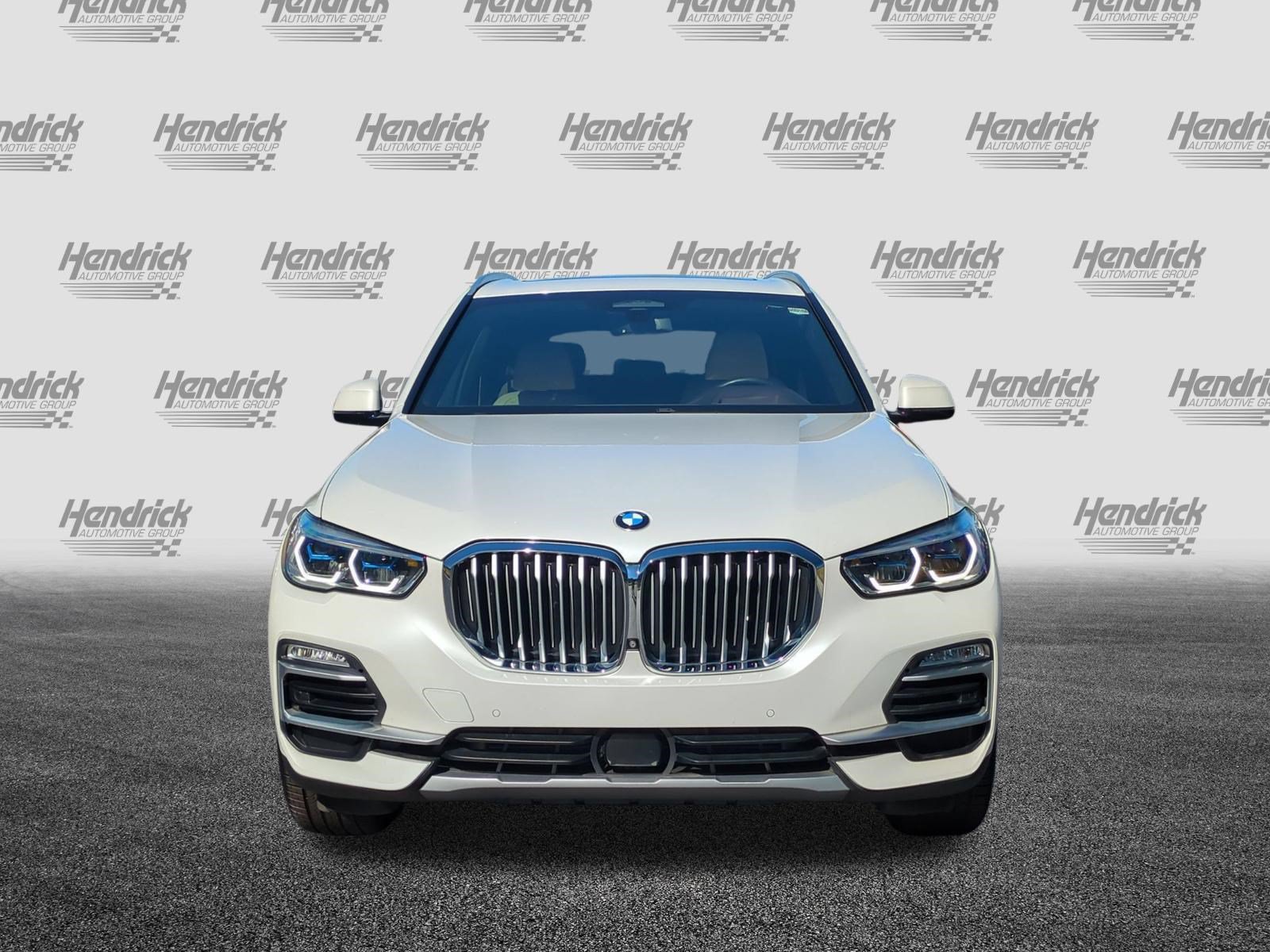 Used 2019 BMW X5 xDrive40i w/ Premium Package AWD/4WD image 3