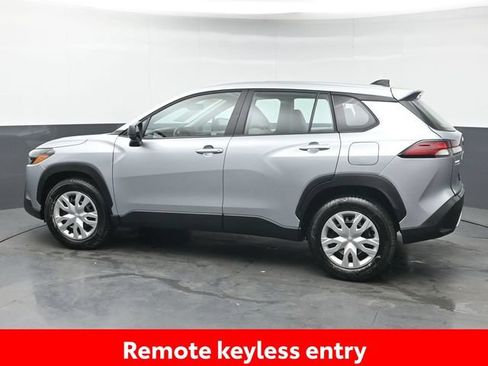 Used 2026 Toyota Corolla Cross L AWD/4WD image 4