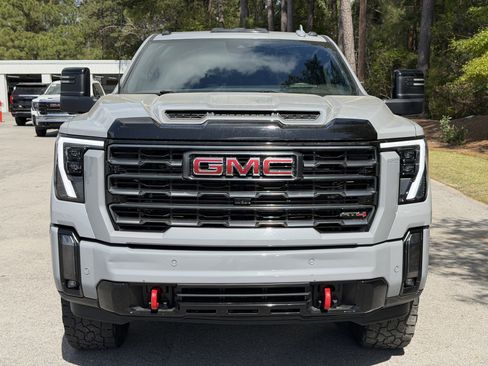 Used 2024 GMC Sierra 2500 AT4 w/ AT4 Premium Plus Package image 4