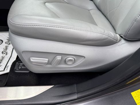 Used 2021 Toyota Highlander Platinum image 25