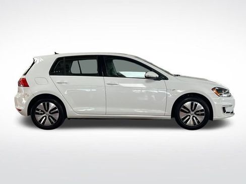 Used 2016 Volkswagen e-Golf SE image 3