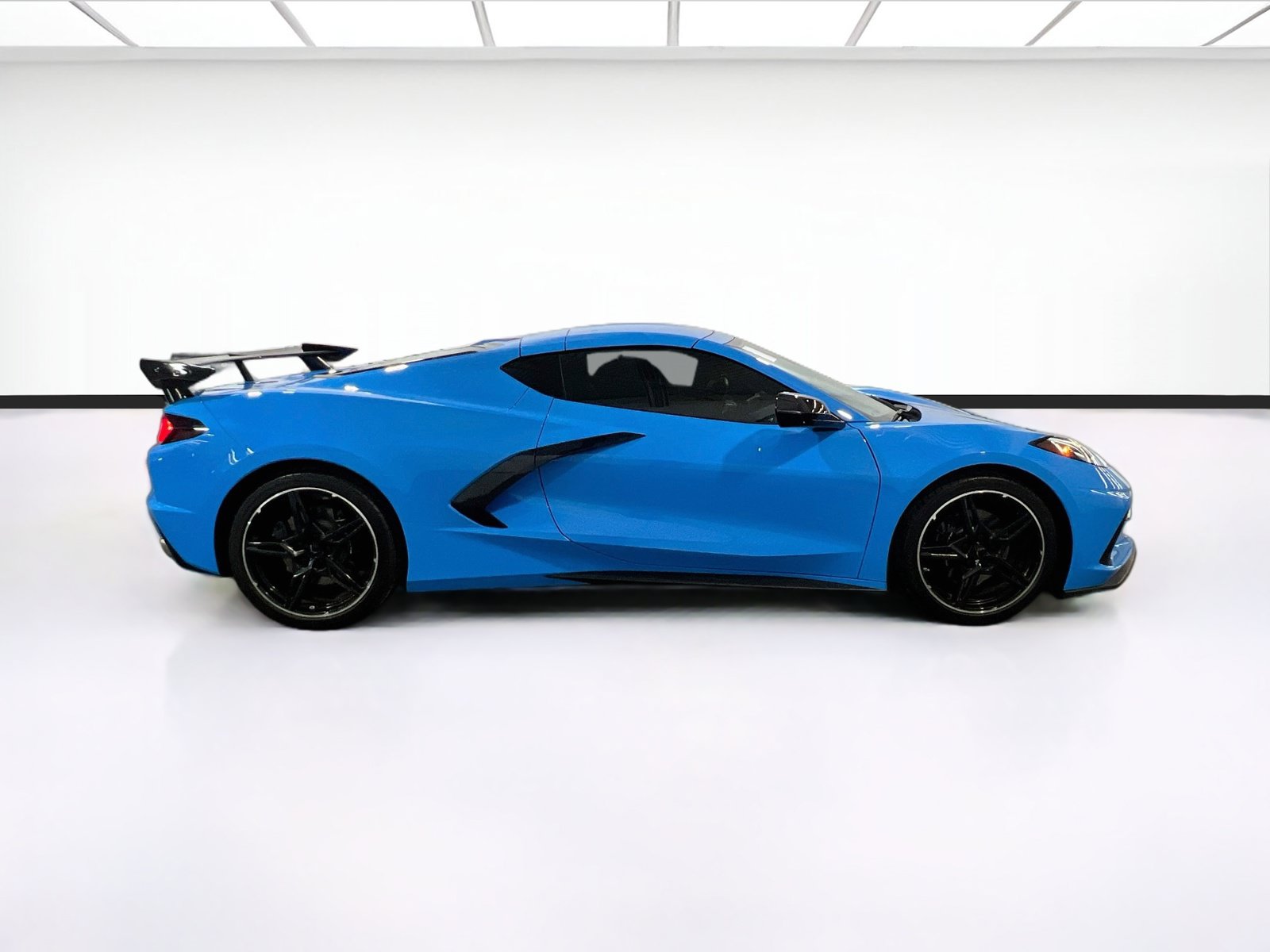 Used 2025 Chevrolet Corvette Stingray Coupe w/ Battery Protection Package RWD image 22