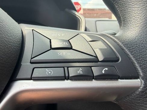 Used 2025 Nissan Altima 2.5 SV FWD image 15