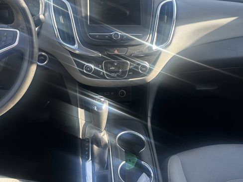 Used 2019 Chevrolet Equinox LS FWD image 9