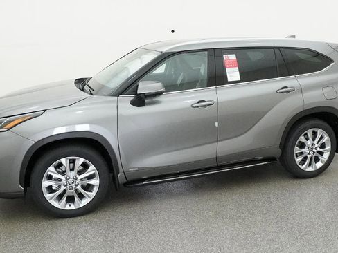 New 2026 Toyota Highlander Limited image 33