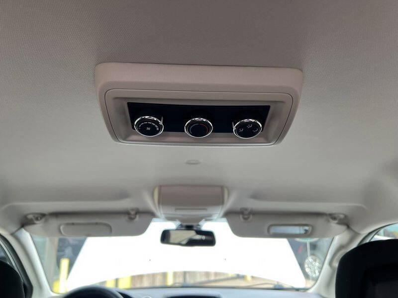 Used 2018 Dodge Grand Caravan SE w/ UConnect Hands-Free Group FWD image 36