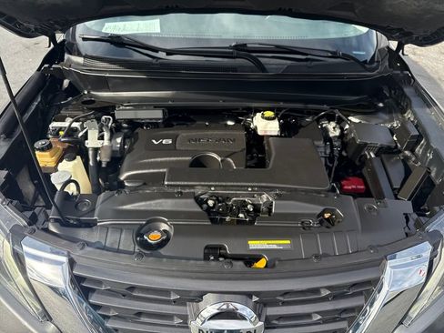 Used 2020 Nissan Pathfinder SL image 28