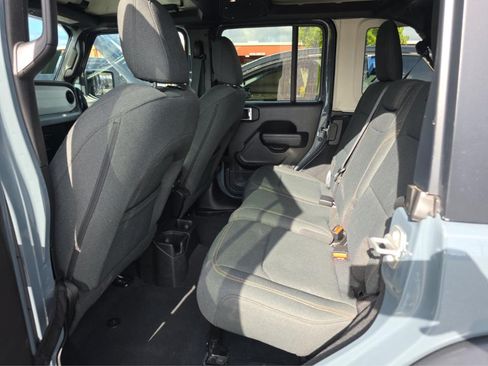 Used 2024 Jeep Wrangler Unlimited Sport AWD/4WD image 15