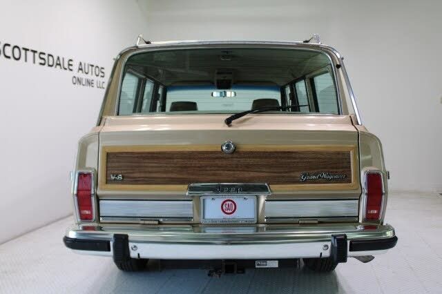 Used 1989 Jeep Grand Wagoneer AWD/4WD image 4