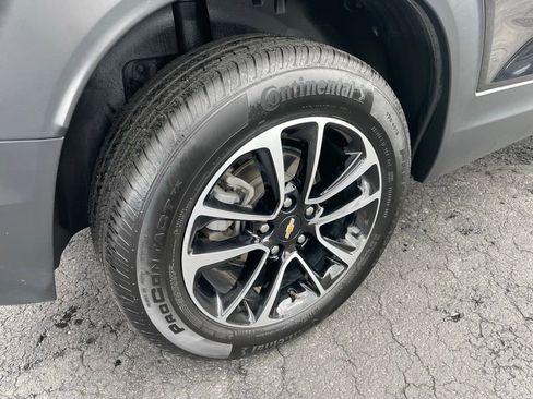Used 2025 Chevrolet TrailBlazer LT AWD/4WD image 3