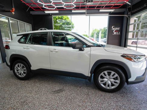 Used 2022 Toyota Corolla Cross L AWD/4WD image 5