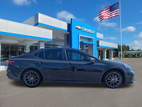 Used 2025 Toyota Camry XSE image 3