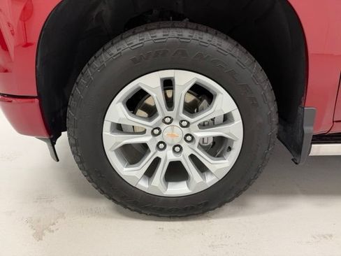 Certified 2024 Chevrolet Silverado 1500 High Country w/ High Country Premium Package AWD/4WD image 19