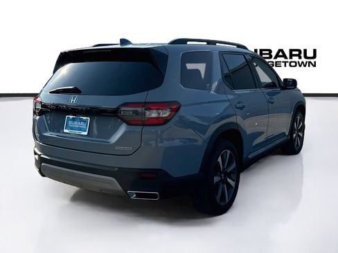 Used 2024 Honda Pilot Touring image 7