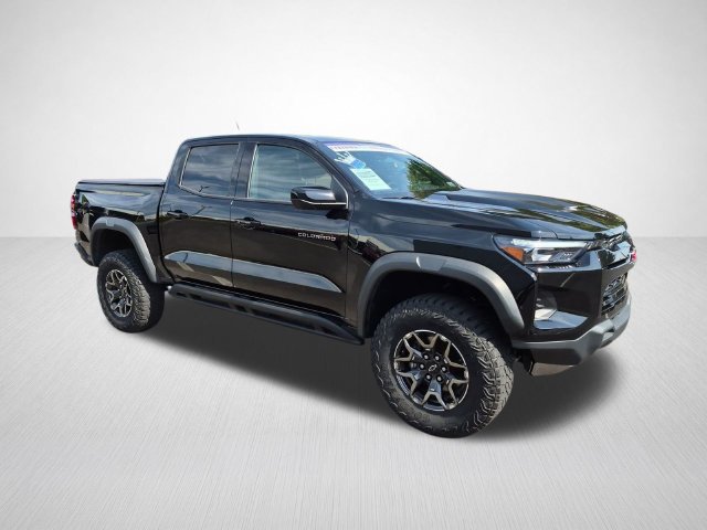 Used 2024 Chevrolet Colorado ZR2 w/ Technology Package AWD/4WD image 4