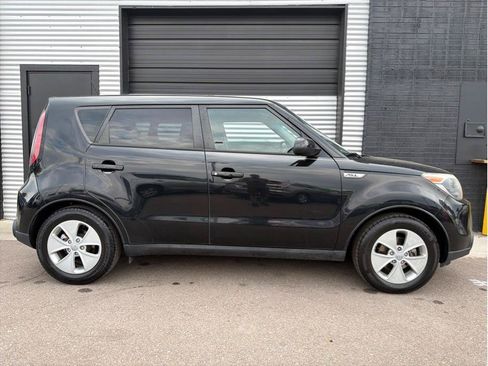 Used 2016 Kia Soul FWD image 11