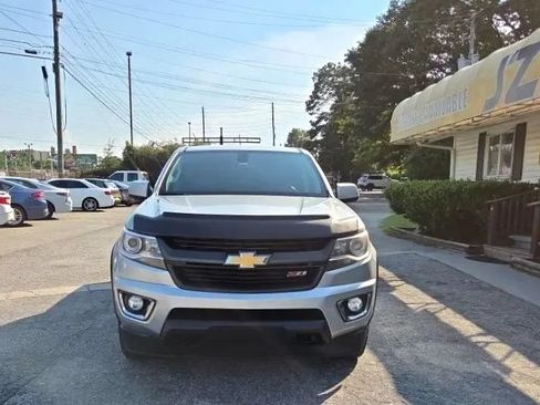 Used 2017 Chevrolet Colorado Z71 AWD/4WD image 2
