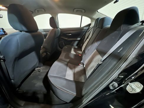 Used 2022 Nissan Sentra SR w/ Midnight Edition FWD image 16