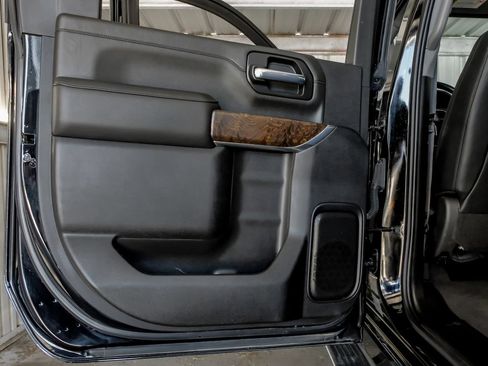 Used 2023 GMC Sierra 3500 Denali w/ Denali Ultimate Package AWD/4WD image 42