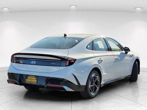 New 2026 Hyundai Sonata SEL FWD image 3