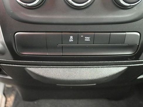 Used 2023 RAM 1500 Classic SLT AWD/4WD image 28