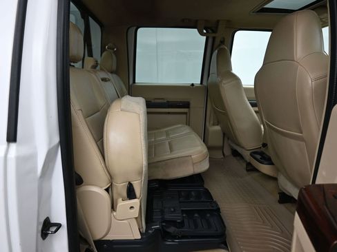 Used 2010 Ford F250 Lariat image 36