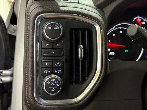 Used 2022 Chevrolet Silverado 2500 LT w/ Texas Edition AWD/4WD image 4