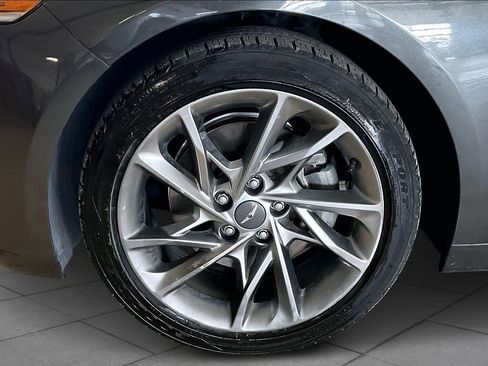 Used 2022 Genesis G70 2.0T image 11