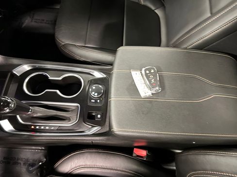 Certified 2020 Chevrolet Traverse LT w/ LT Premium Package image 26