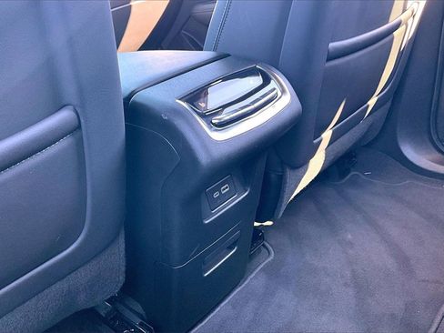 Used 2025 Cadillac XT6 Premium Luxury image 24