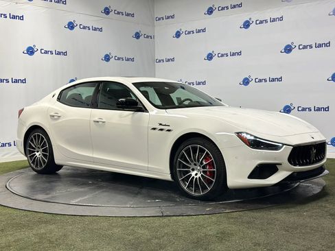 Used 2024 Maserati Ghibli Modena Q4 AWD/4WD image 2