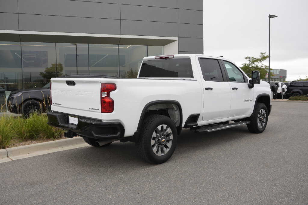 Used 2025 Chevrolet Silverado 2500 Custom w/ Custom Value Package AWD/4WD image 4