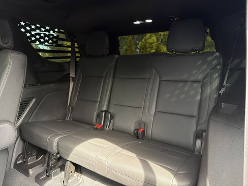 Used 2022 Chevrolet Tahoe LT w/ LT Signature Plus Package RWD image 10