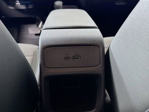 Used 2025 Chevrolet Trax LT image 23