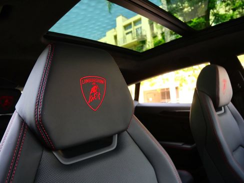 Used 2024 Lamborghini Urus S AWD/4WD image 24