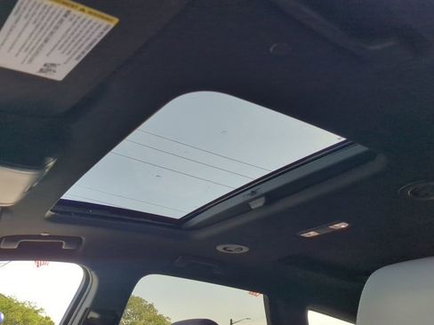 Used 2022 Buick Enclave Essence w/ Experience Buick Package image 20