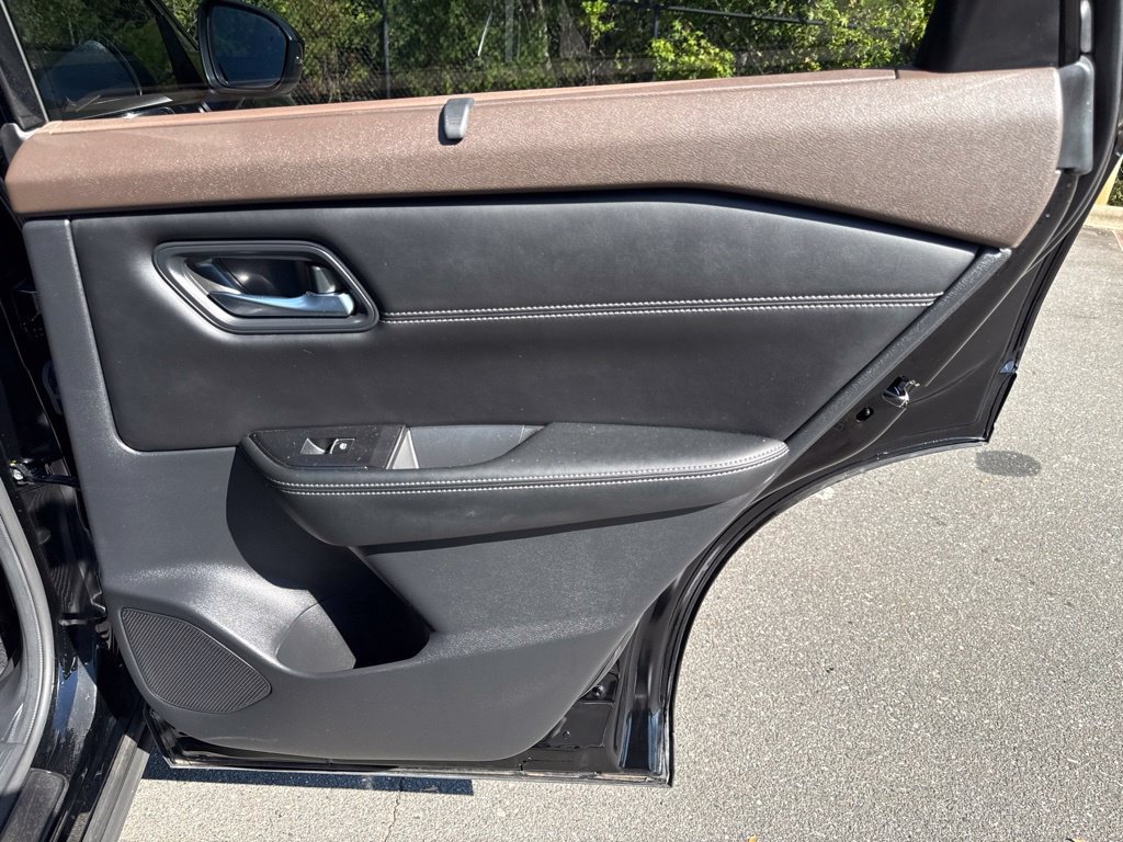 Used 2023 Nissan Rogue SL w/ SL Premium Package FWD image 32