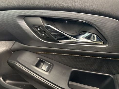 Used 2021 Chevrolet Traverse Premier image 29