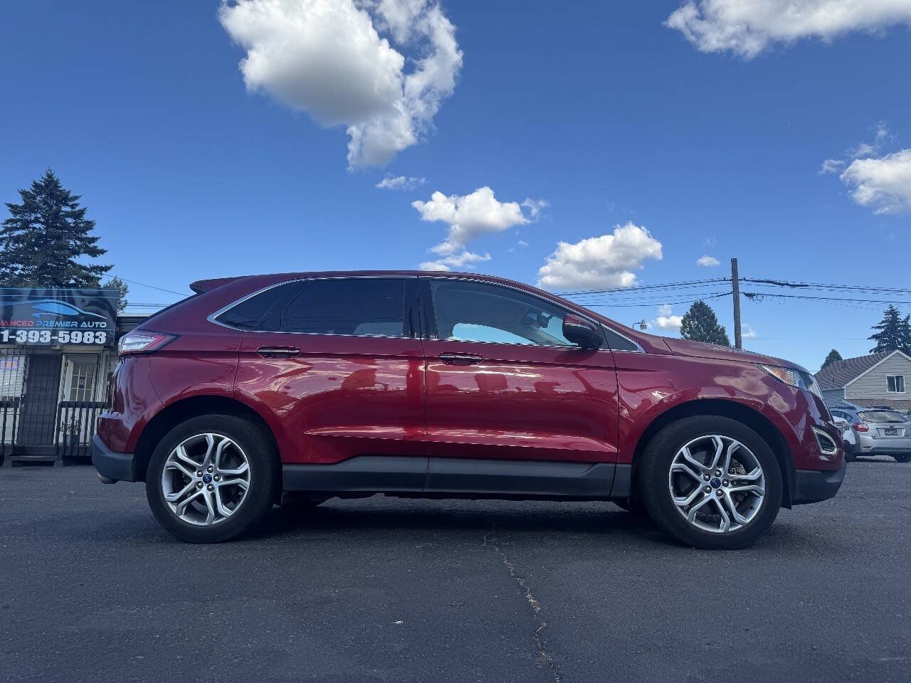 Used 2016 Ford Edge Titanium w/ Technology Package AWD/4WD image 4
